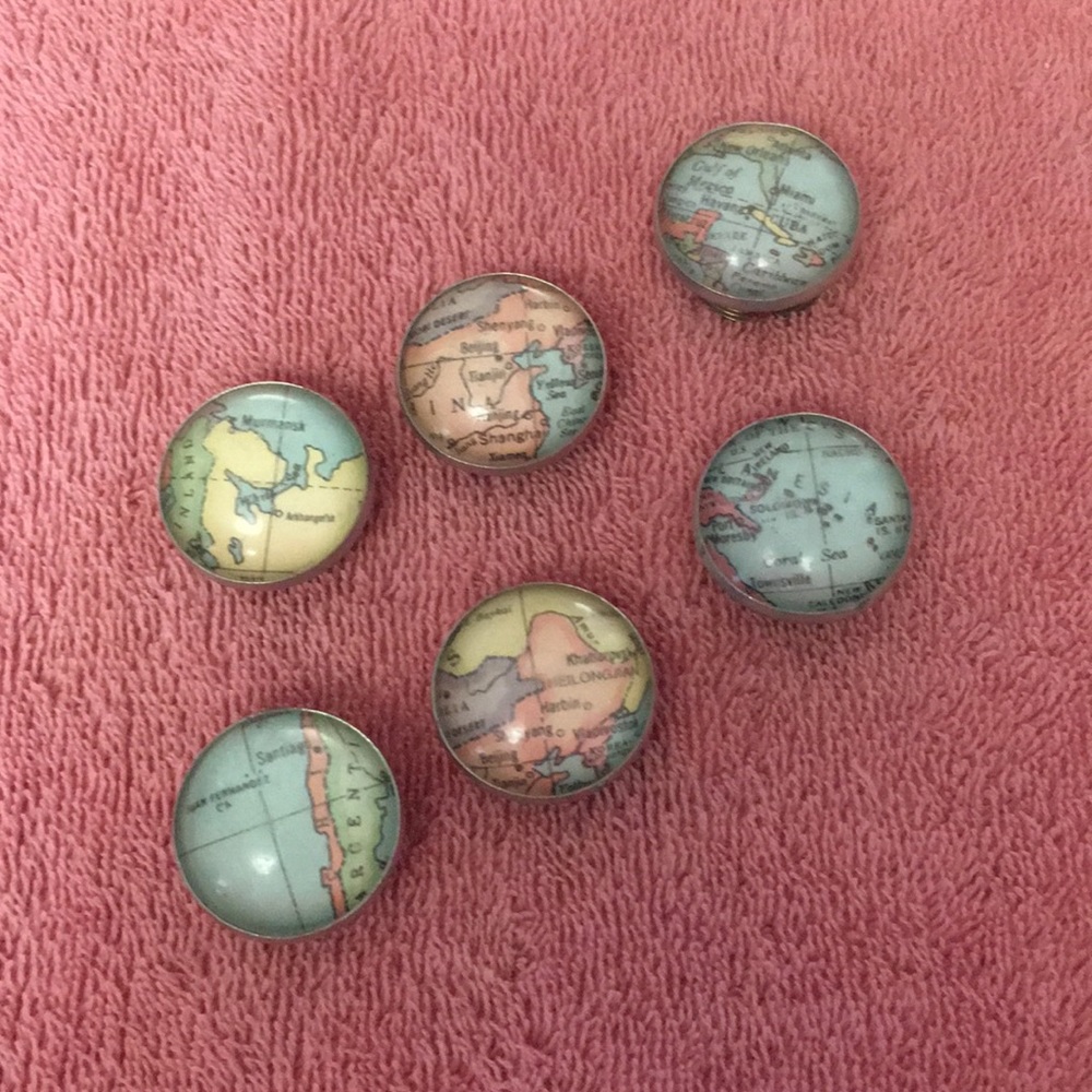 Vintage 1980s NONY set of world map button covers